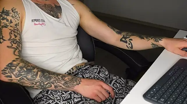 แชท XXX สดของ Igor_Wilde