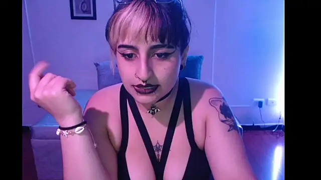 ValkiriaFoX's Live XXX Chat