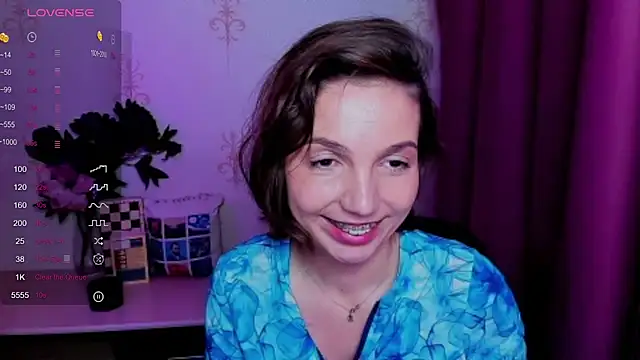 Chat +18 de KindHazelHere_ ao vivo
