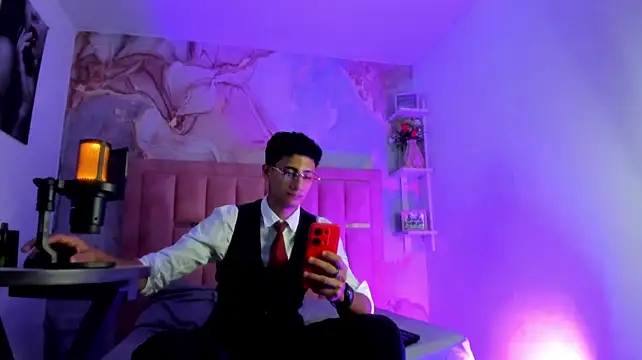 MaxiimoRomano_ Adlı Modelin Canlı XXX Sohbeti