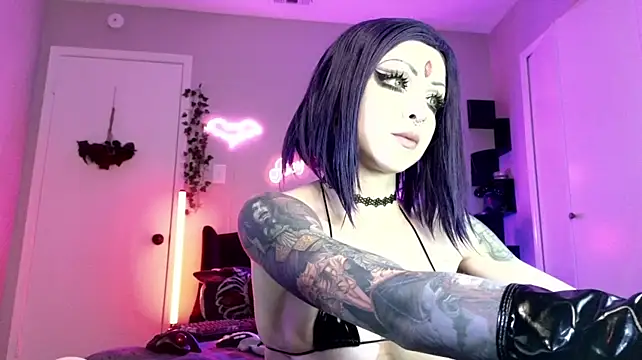 Ivey_Strigoi – Live XXX-chat