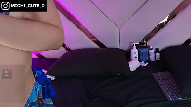 michelle_cutee_ Adlı Modelin Canlı XXX Sohbeti