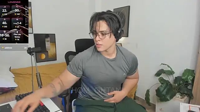 Chat +18 de Thom_Ohtani ao vivo
