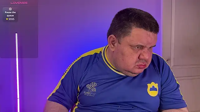 chubby_daddy élő XXX-chatje