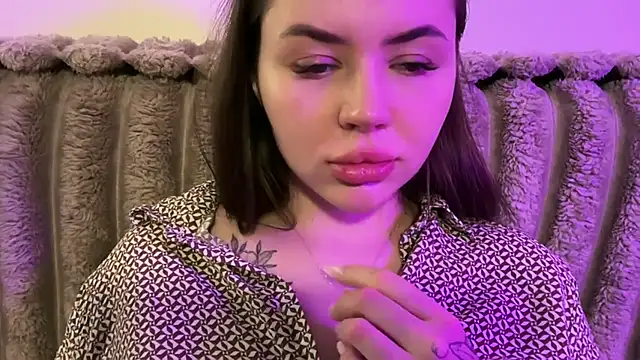 AlmaryKim élő XXX-chatje