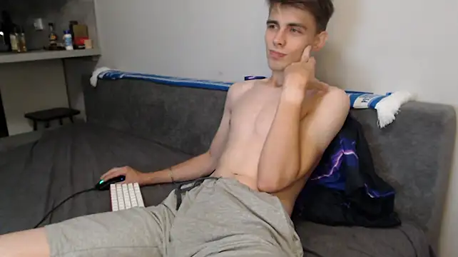 Student_Oliver – Live XXX-chat