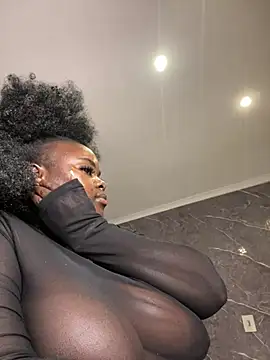 Honeycoco0211 élő XXX-chatje
