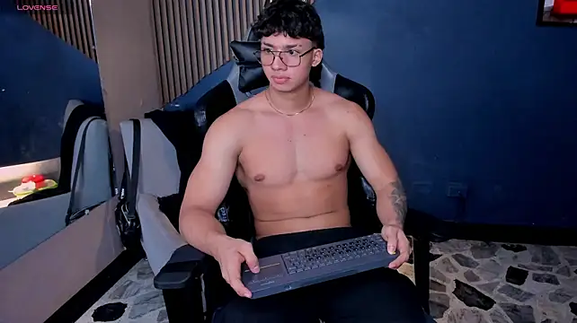 Axxel_Muscle's Live XXX Chat