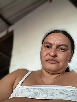 Horny-Mommy-Dirty 现场XXX聊天