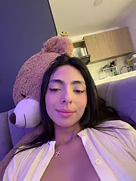 Chat XXX en directo de ZaraLuuv