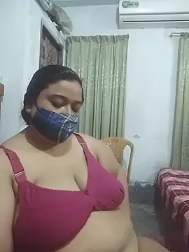 momo_loves' Live XXX Chat