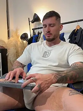 DimitriSullivan_のライブXXXチャット