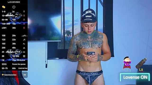 KevinSanchez420 Adlı Modelin Canlı XXX Sohbeti