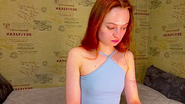 emi_less élő XXX-chatje