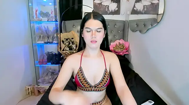 Lisa_empress Adlı Modelin Canlı XXX Sohbeti