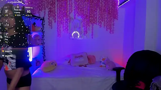 cat_kitty18_'s Live XXX Chat