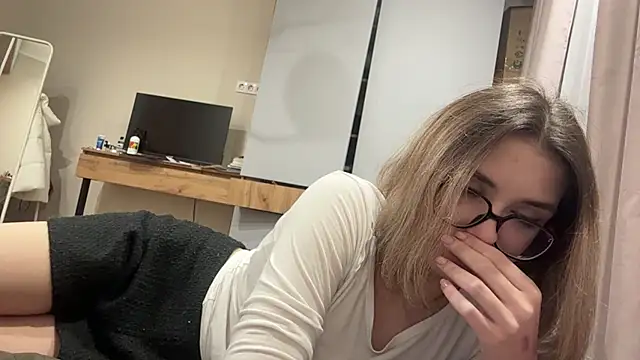 AnnaVelvetFire's Live XXX Chat