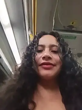Chatroom XXX en direct de Yaya_paid