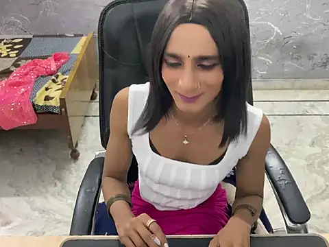 LuvLayla Live XXX-chat