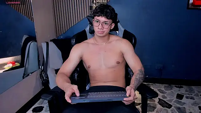 Axxel_Muscle Chat XXX live
