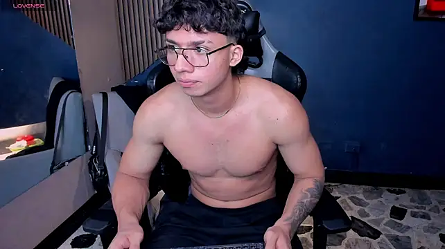 XXX chat uživo modela Axxel_Muscle