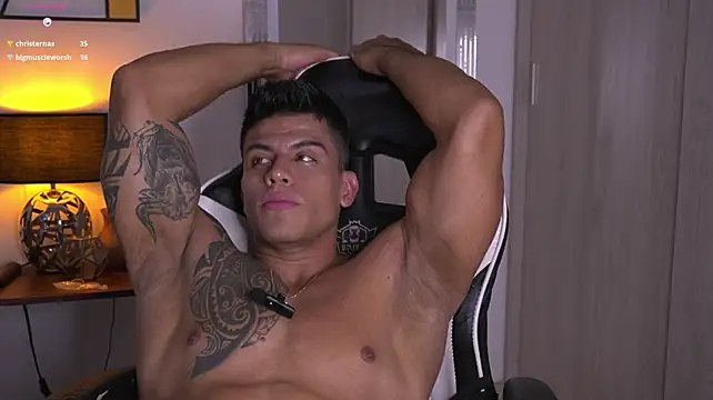Webkamerová show tyler_muscle1