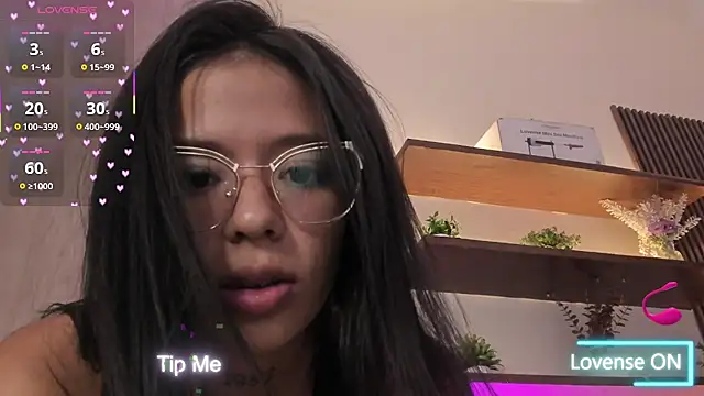 Iris8__ লাইভ XXX চ্যাট