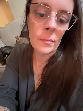 צ'אט XXX בשידור חי של MatildaJane5