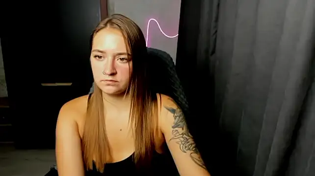Chat +18 de sara_rosseee ao vivo