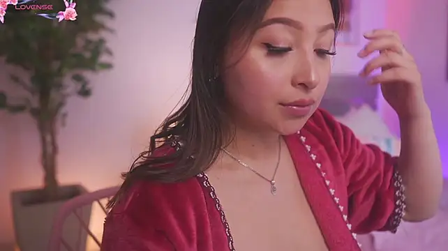 Eyleen_24 Adlı Modelin Canlı XXX Sohbeti