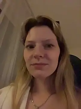 XXX chat uživo modela MaryHiggins