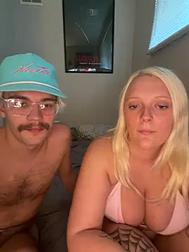 Blondebarbie21 Adlı Modelin Canlı XXX Sohbeti