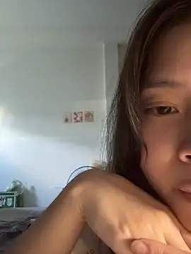 Chat +18 de KhanhAnh_005 ao vivo