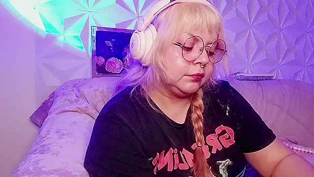 Czat XXX na żywo – Satyn_doll