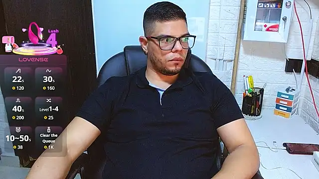 Realjoel01's Live XXX Chat