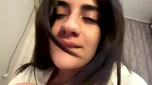 Ledi_Asthik Adlı Modelin Canlı XXX Sohbeti