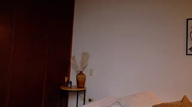 CamiRosse18's Live XXX Chat