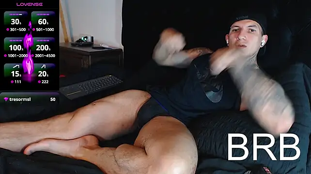 Shane_Clay élő XXX-chatje