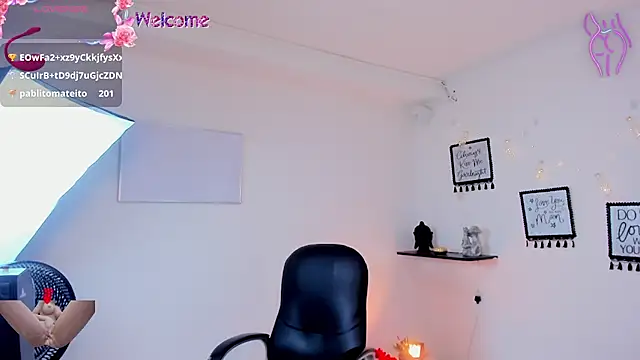 victoria_mooree 现场XXX聊天