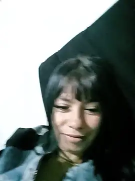 AnnaliOlsenX 现场XXX聊天