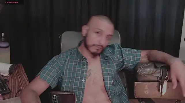 KenllyH's Live XXX Chat