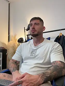 XXX chat uživo modela DimitriSullivan_