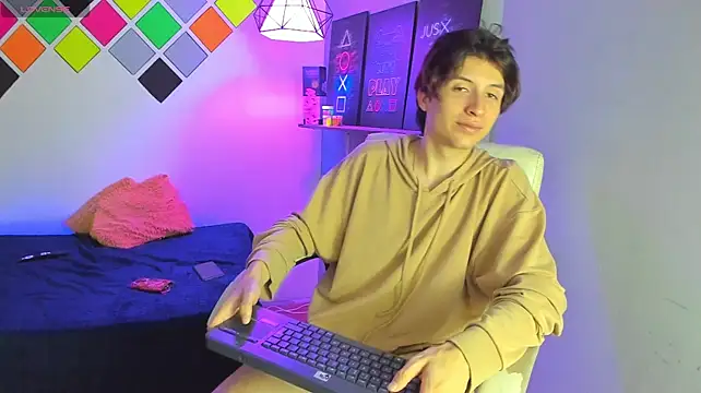 MarcovioletのライブXXXチャット