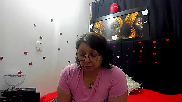 צ'אט XXX בשידור חי של Evaaross_2345