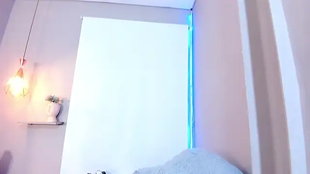 XXX chat uživo modela Roxy_Stonee