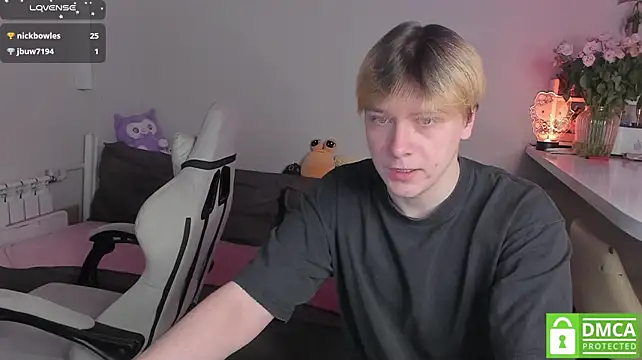 Chat +18 de RomPomPony ao vivo