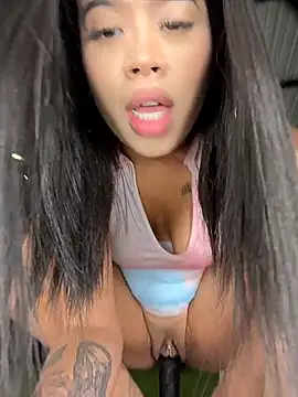 EmmaExoticaXXX's Live XXX Chat