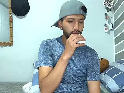thomass1018 Show in webcam