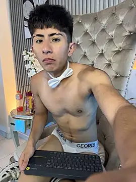 AndyJustgame_ লাইভ XXX চ্যাট