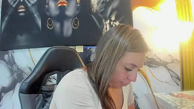 LizzRouse XXX чат на живо